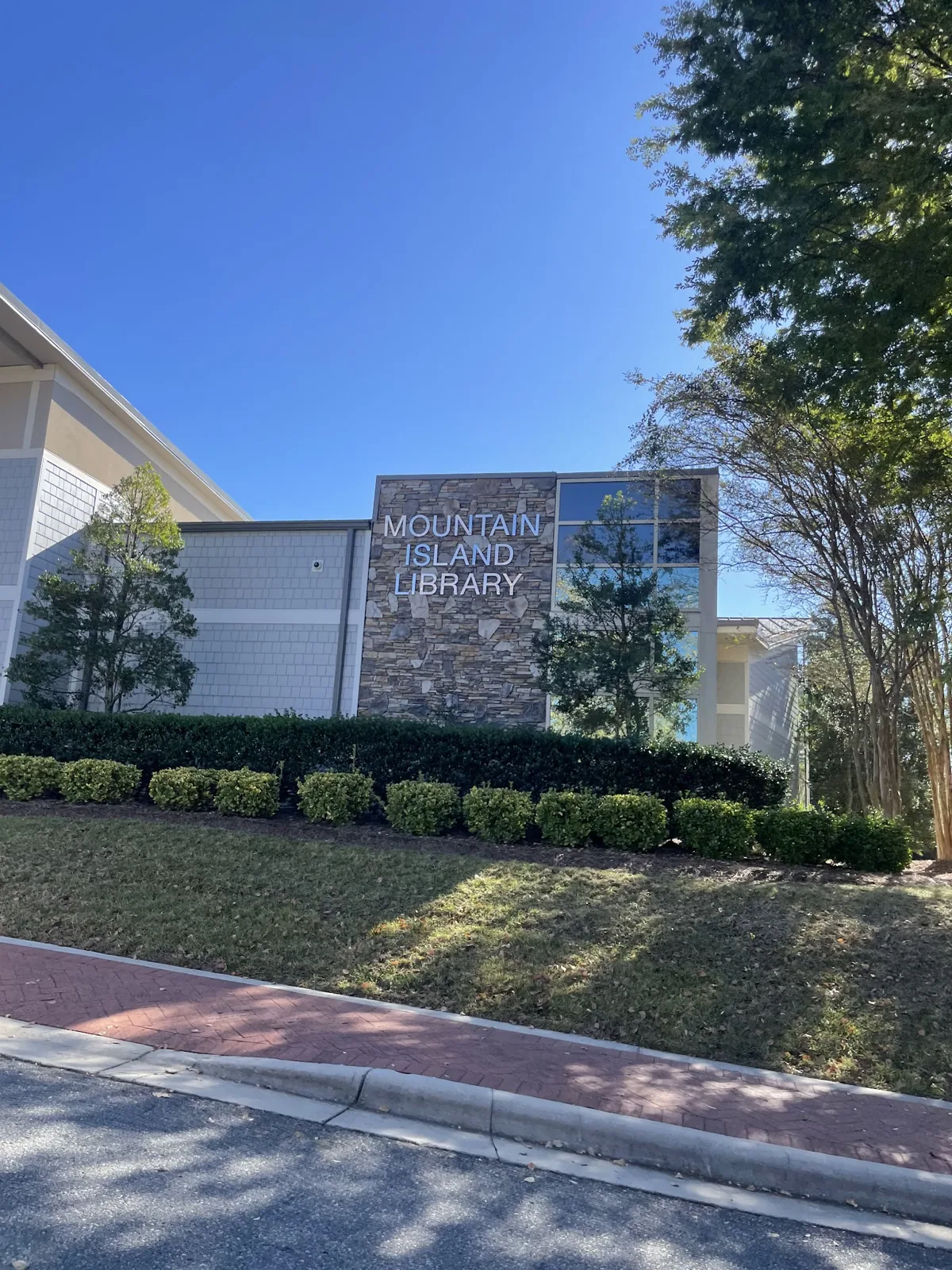 Charlotte Mecklenburg Library | Mountain Island photo 1