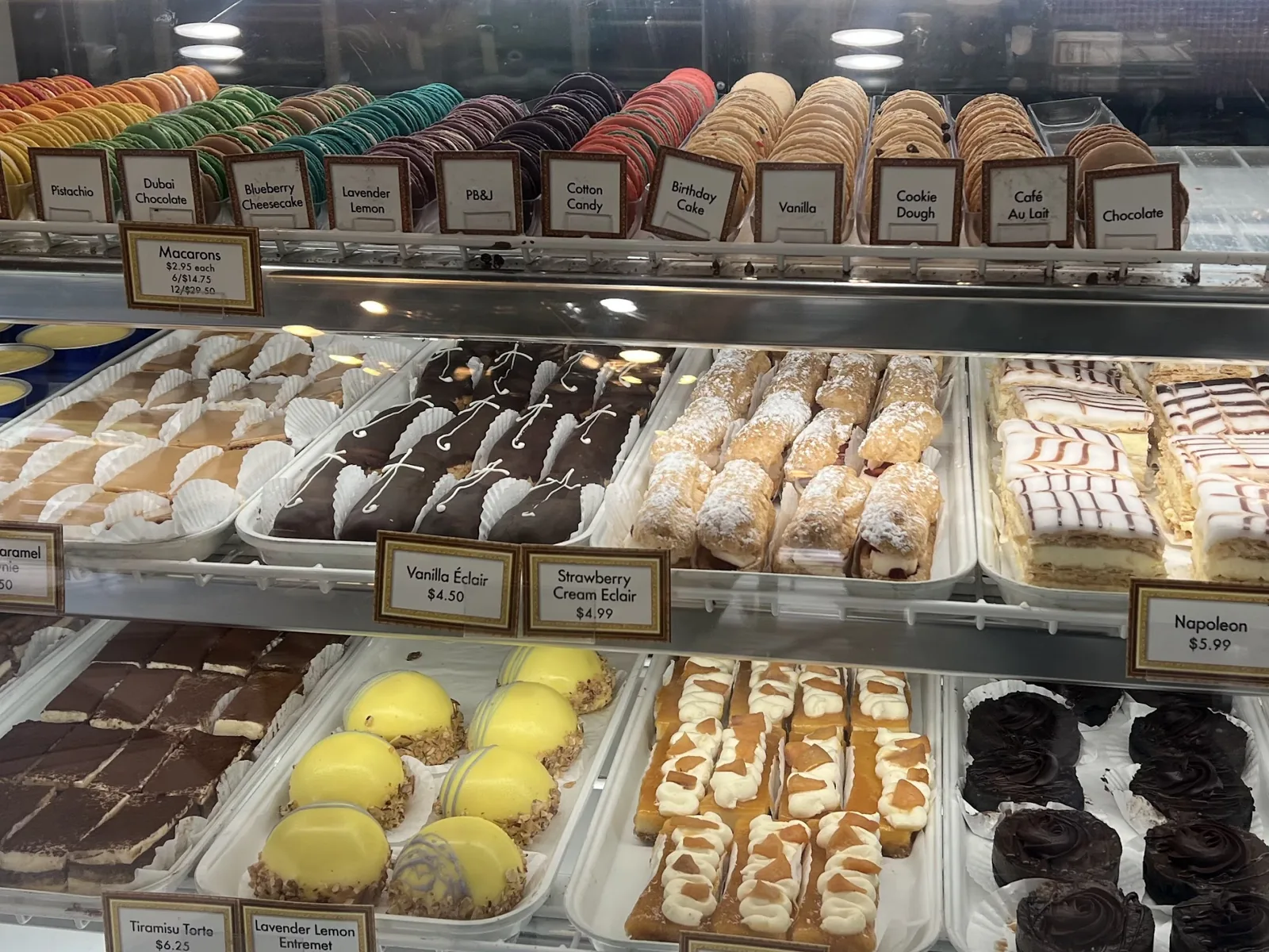 Amélie’s French Bakery & Café | Uptown photo 35