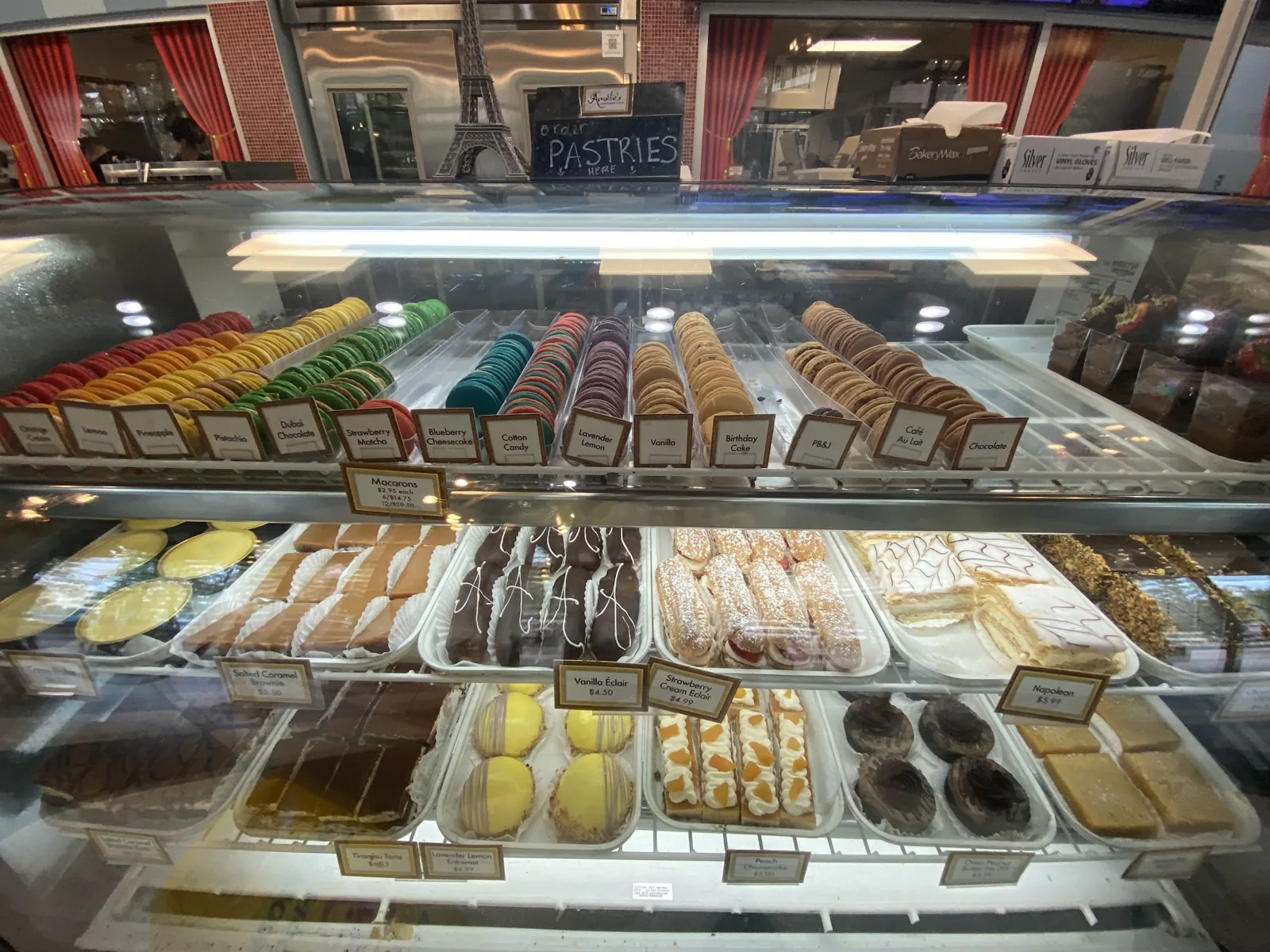 Amélie’s French Bakery & Café | Uptown photo 1
