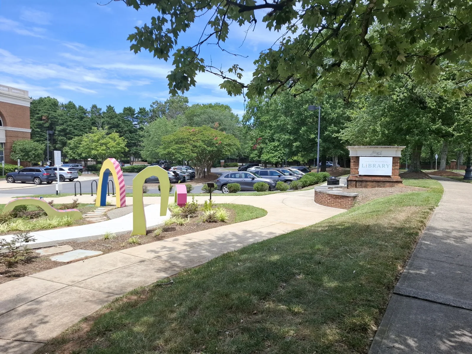 Charlotte Mecklenburg Library | SouthPark Regional photo 2