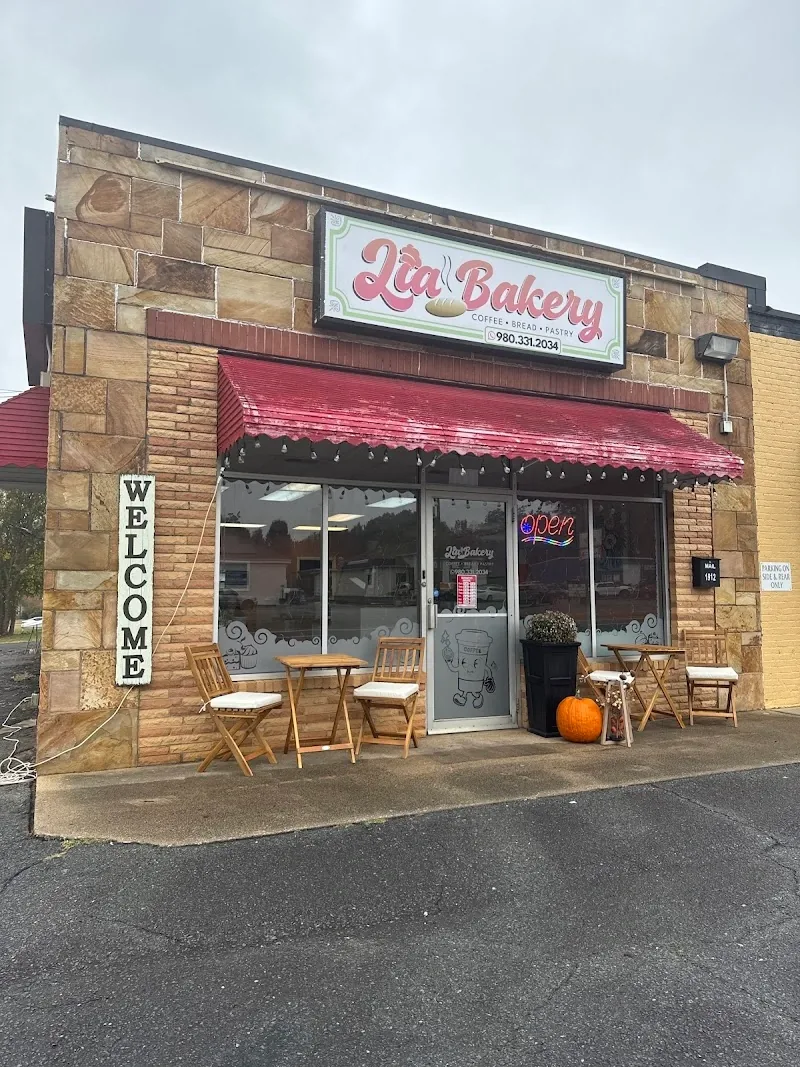 Lia Bakery photo 1