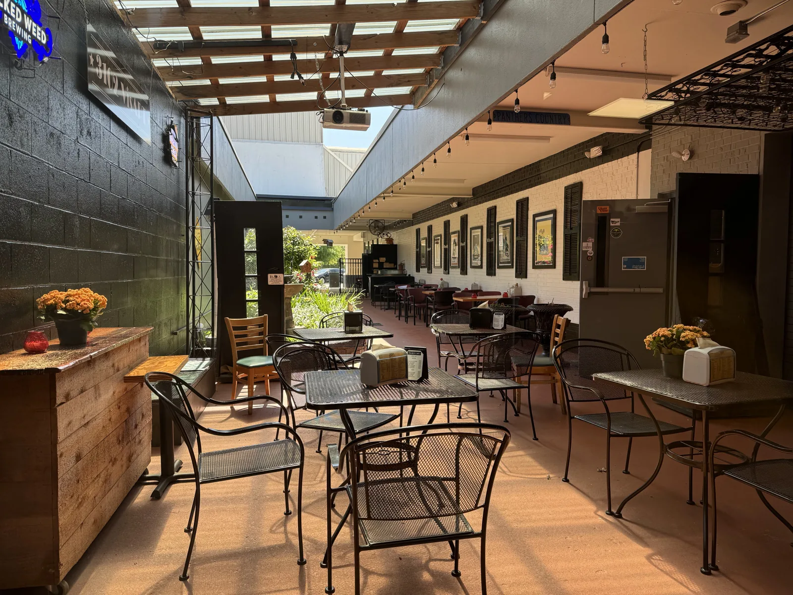 Visart Cafe photo 2