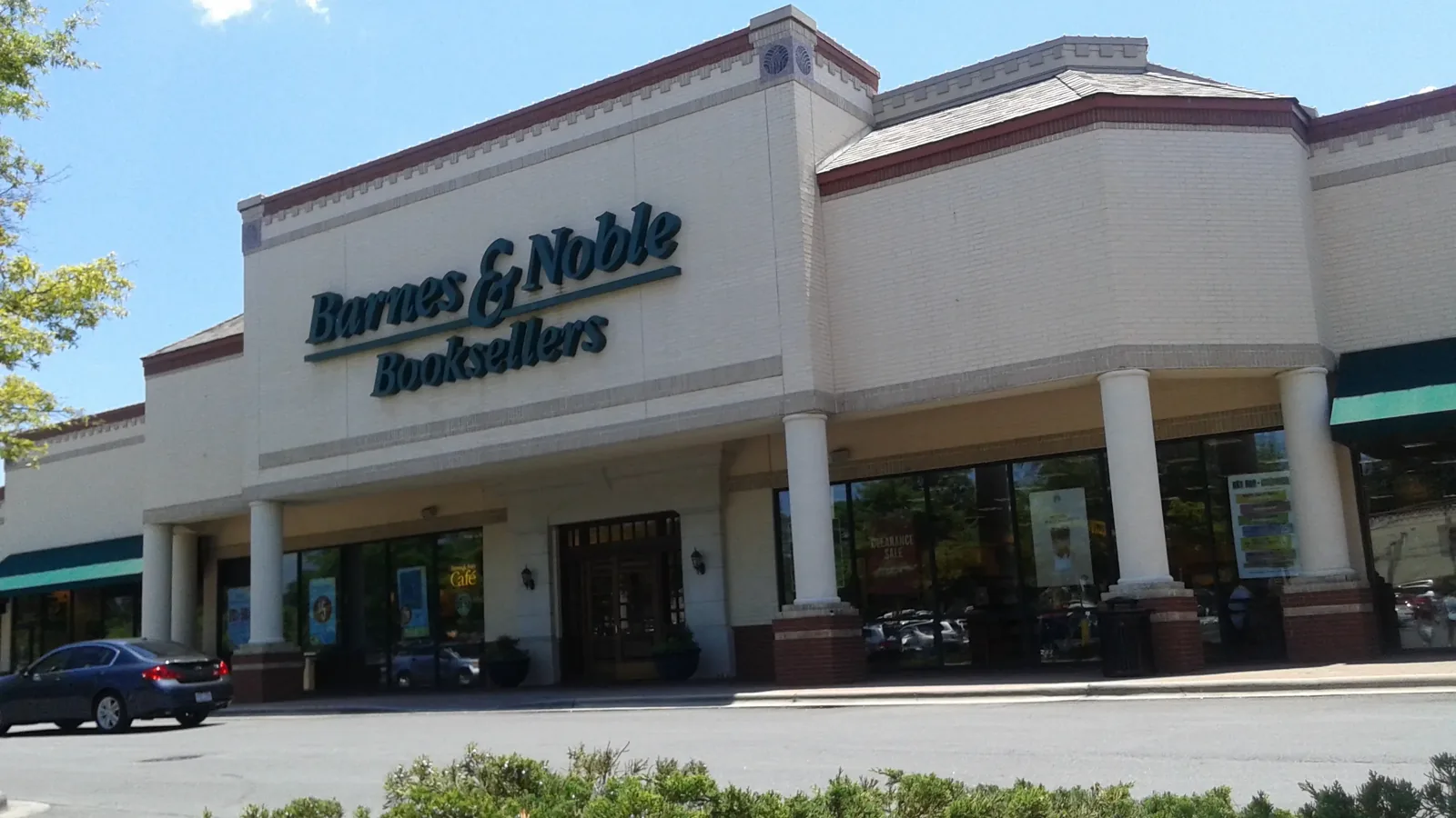 Barnes & Noble | Arboretum photo 1